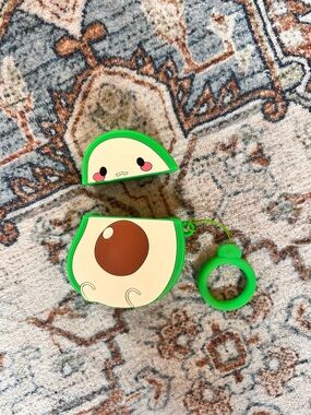 Cute Avocado Silicone AirPods Case with Keyring - Green & Cream